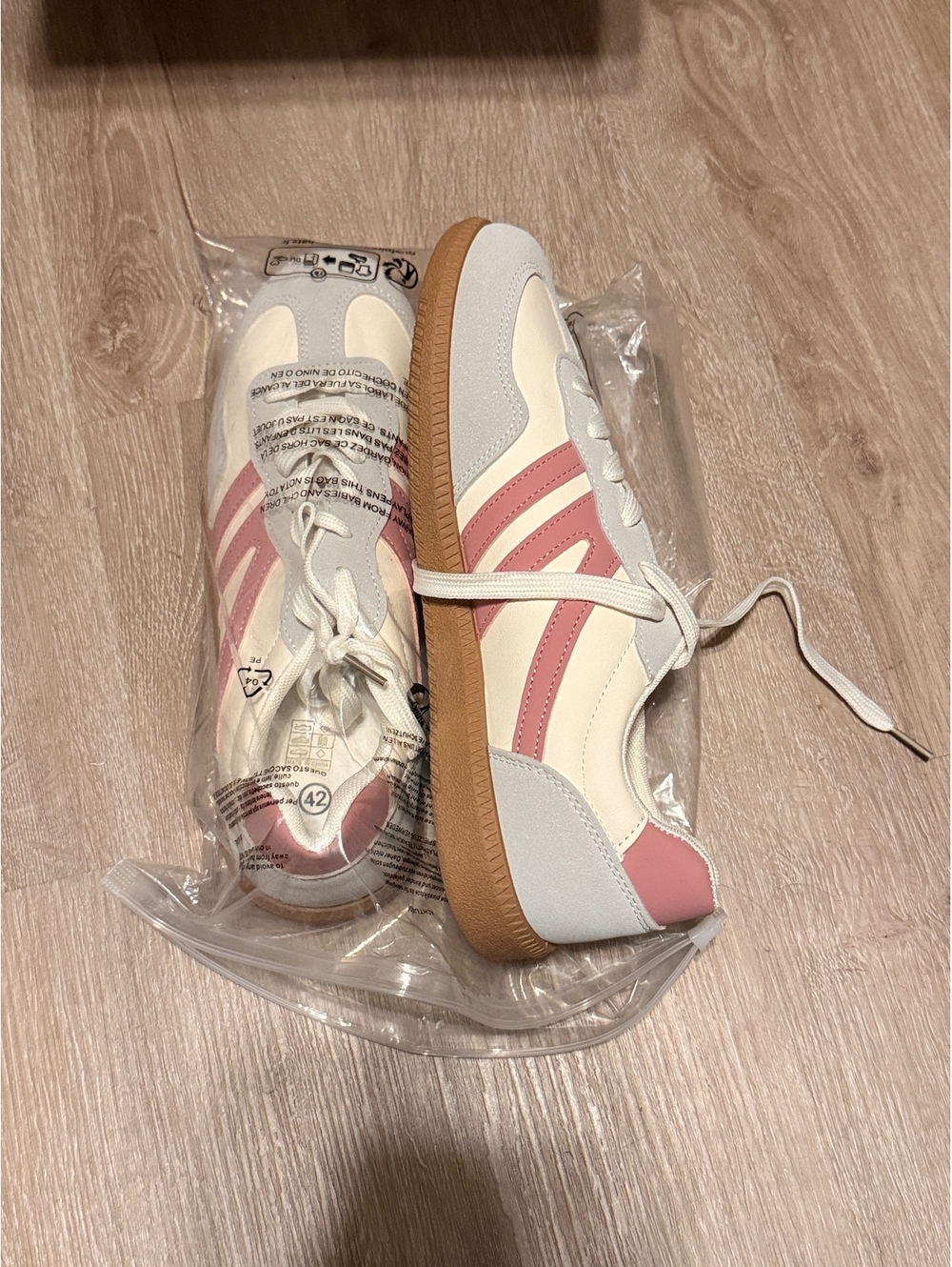 Casual White and Pink Low-Top Sneakers with Gum Sole - Size 11
